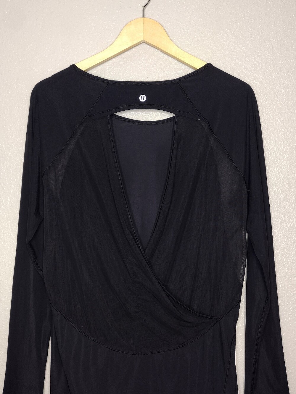 Lululemon Black Lightweight Long Sleeve Athletic Top Sz 10 - Picture 5 of 15